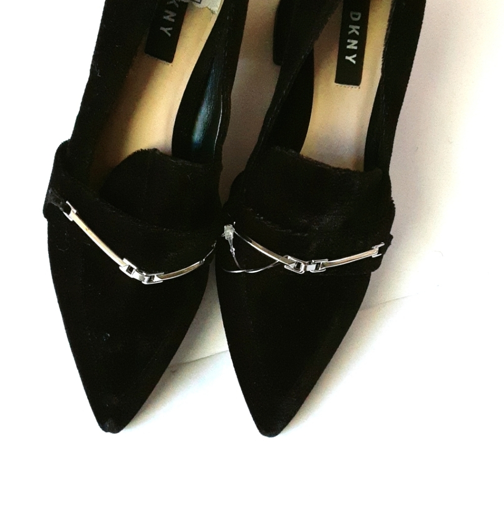 Black shoes with flat heels